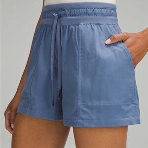 Lululemon Dance Studio short 3.5”, Blue, Size 6, EUC